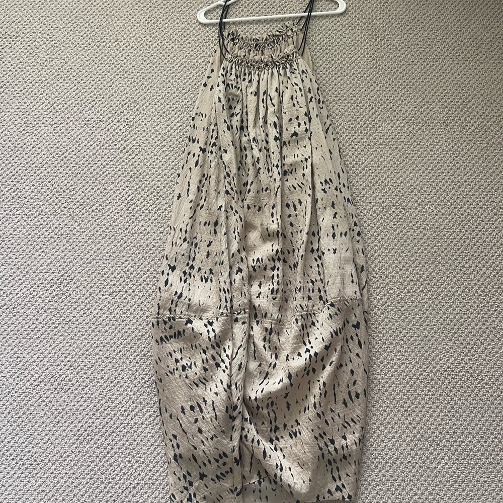 NWT H&M Cream and Black dress with Relaxed Fit